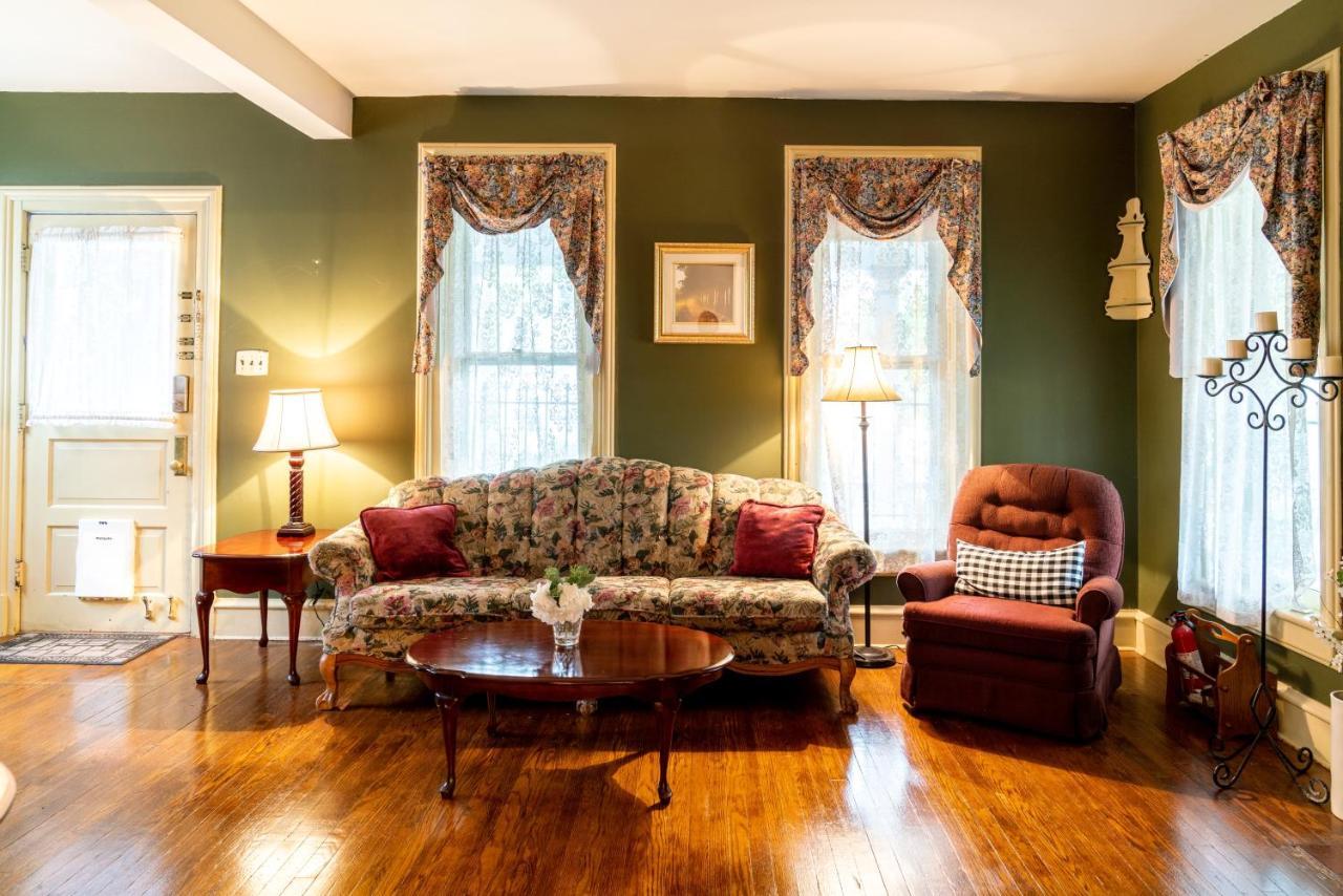 Holiday home Charming Executive Victorian Mansion W/ Free Parking - Near Bucknell