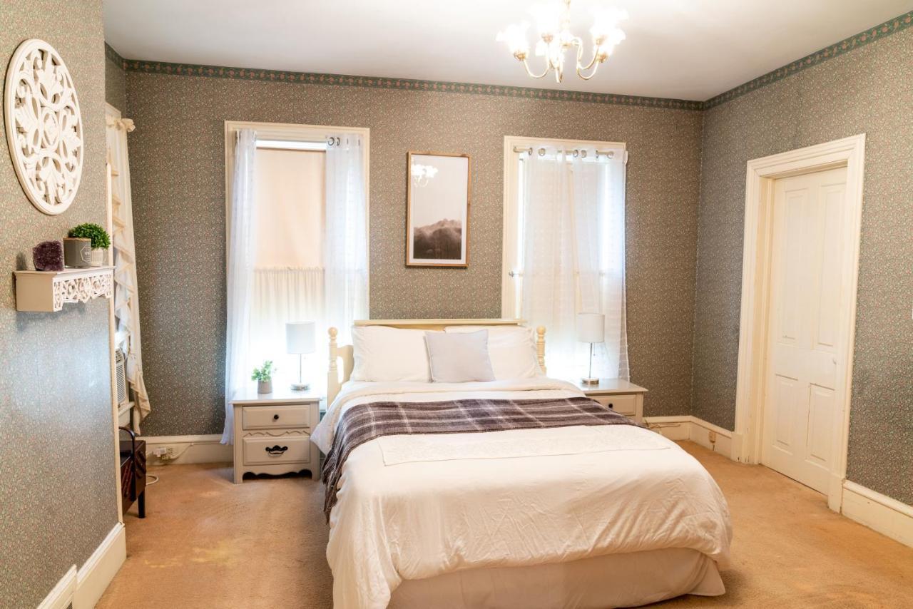 Holiday home Charming Executive Victorian Mansion W/ Free Parking - Near Bucknell
