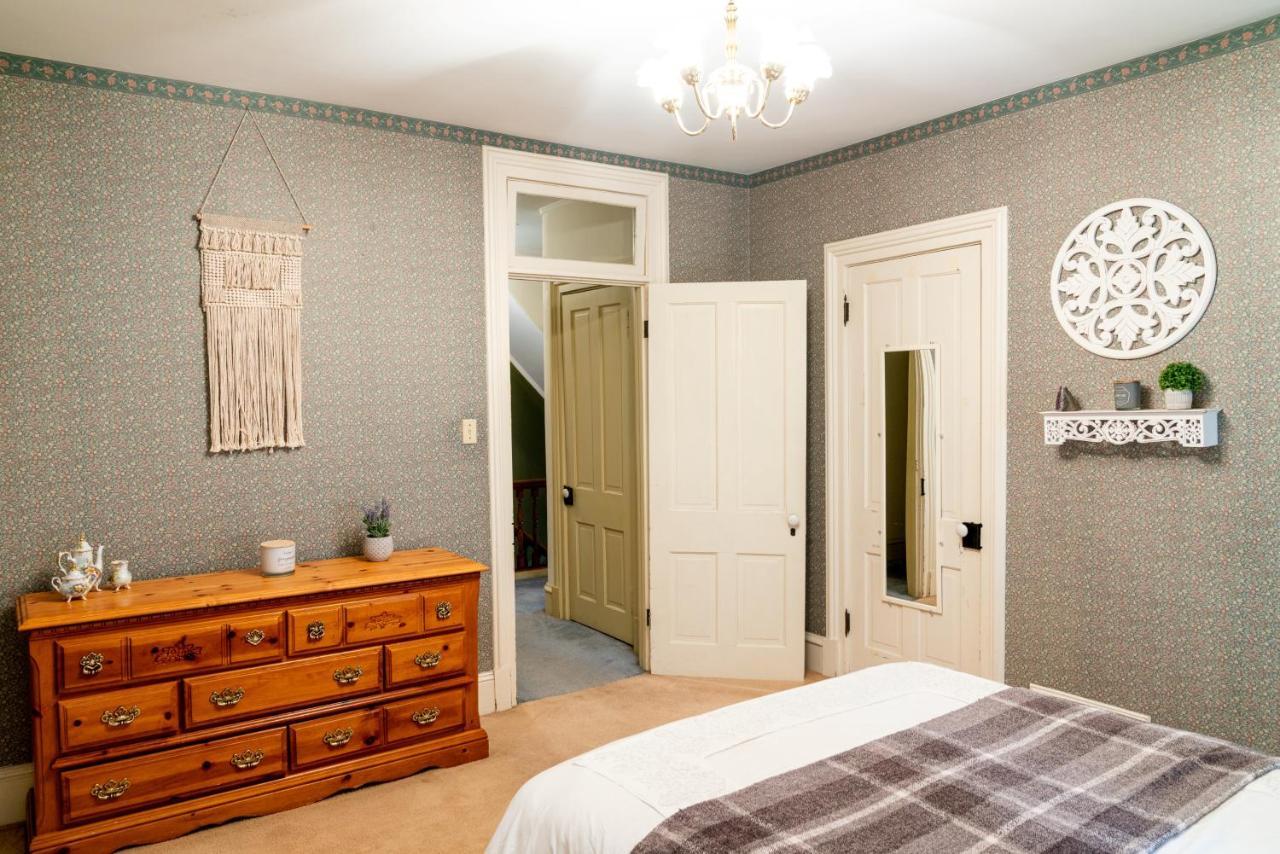 Charming Executive Victorian Mansion W/ Free Parking - Near Bucknell Holiday home